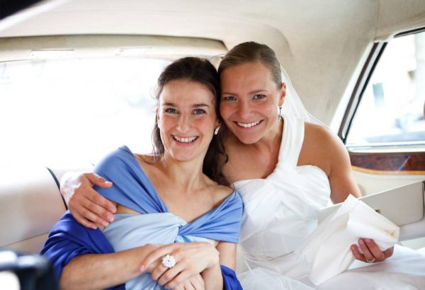 Brautkleid und passendes Brautjungfernkleid