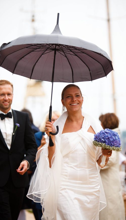 Hochzeitskleid asymmetisch