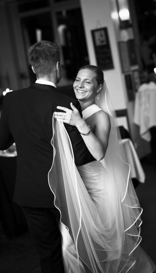 Brautkleid Träger einseitig